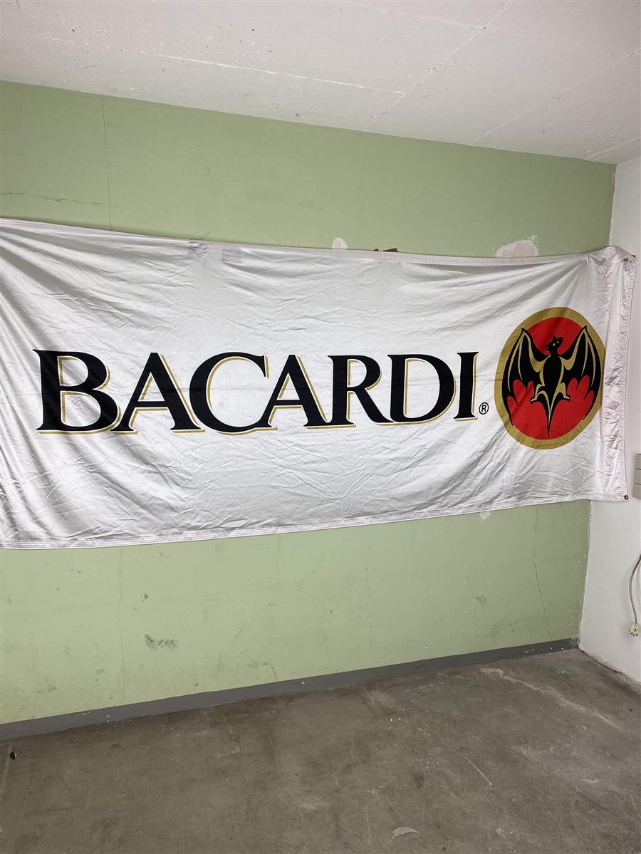 1x bandiera Bacardi Rum bianca con scritta 310 x 125 – Vista 2
