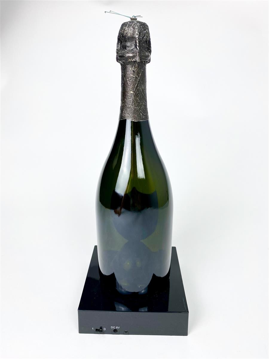 1 bottiglia di champagne Dom Perignon da esposizione 0,7 l Lumi vecchio design con supporto – Vista 4