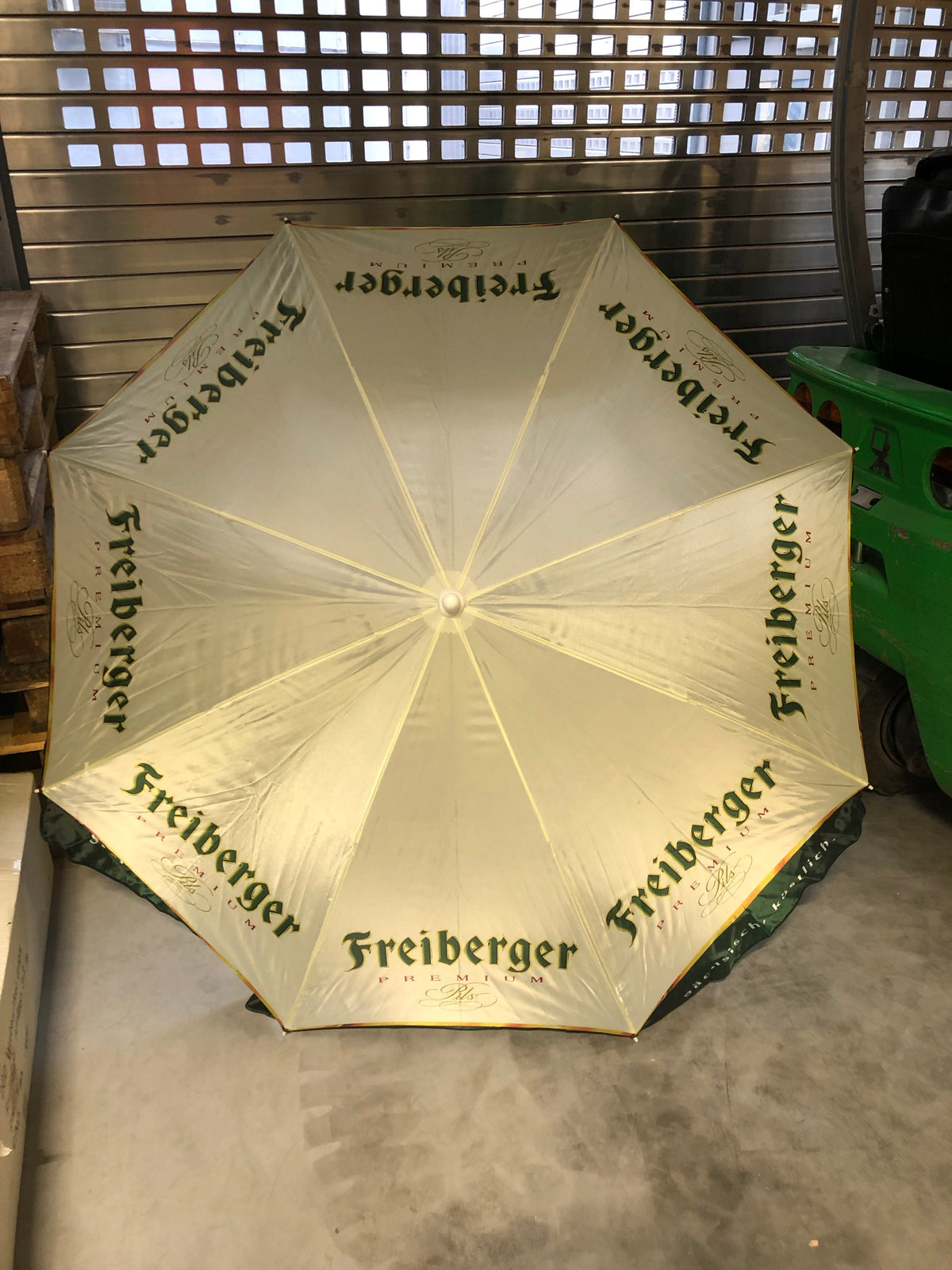 1x Ombrellone Birra Freiberger Giallo/verde 1,50m – Vista 3