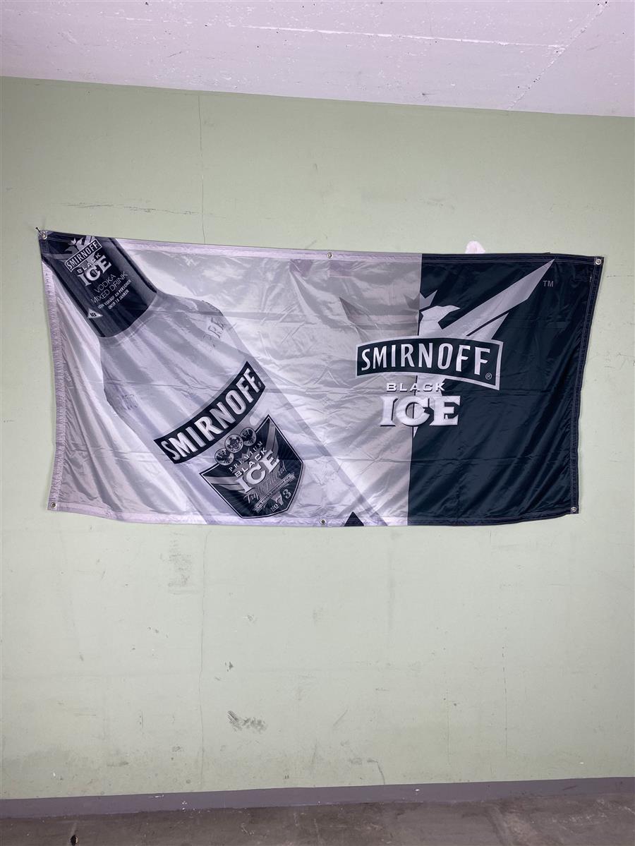 1x Smirnoff Vodka Bandiera Ice Black 190 x 90 – Vista 2