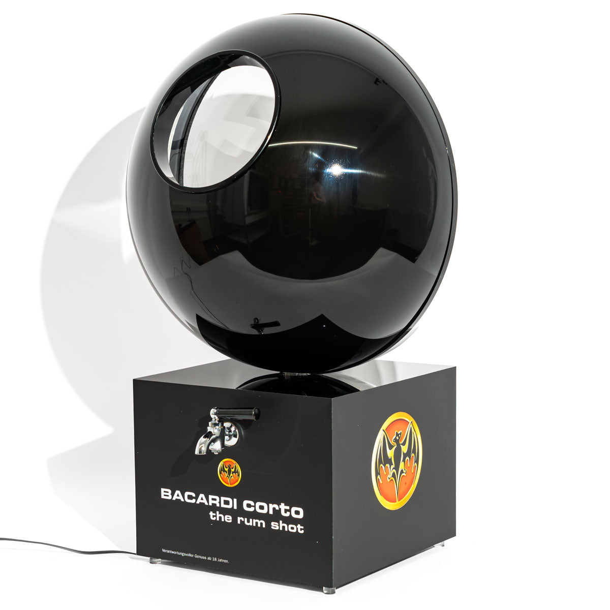 Bacardi Corto the Rum LED Sfera per ghiaccio/sfera per bevande con rubinetto usata. – Vista 3