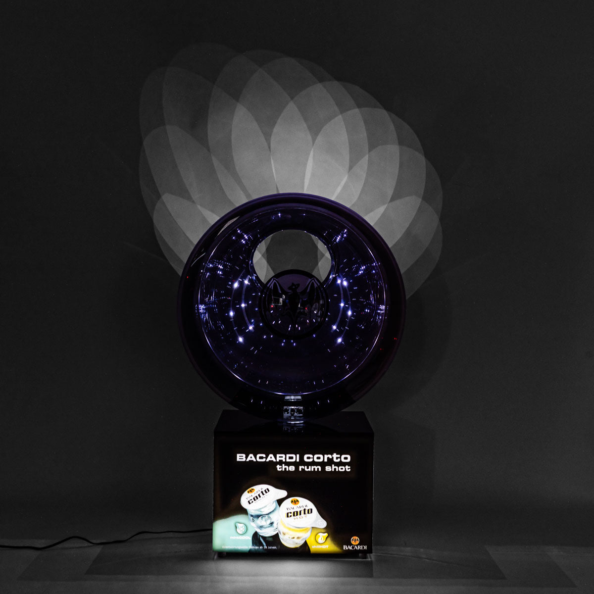 Bacardi Corto the Rum LED Sfera per ghiaccio/sfera per bevande con rubinetto usata. – Vista 6