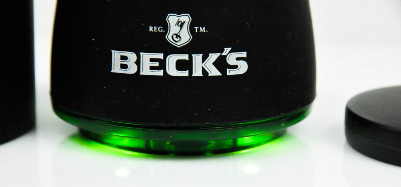Raffreddatore per bottiglie LED di Beck da 0,33 l e 0,5 l, Coppa del Mondo FIFA 2018, elemento refrigerante verde/nero – Vista 4