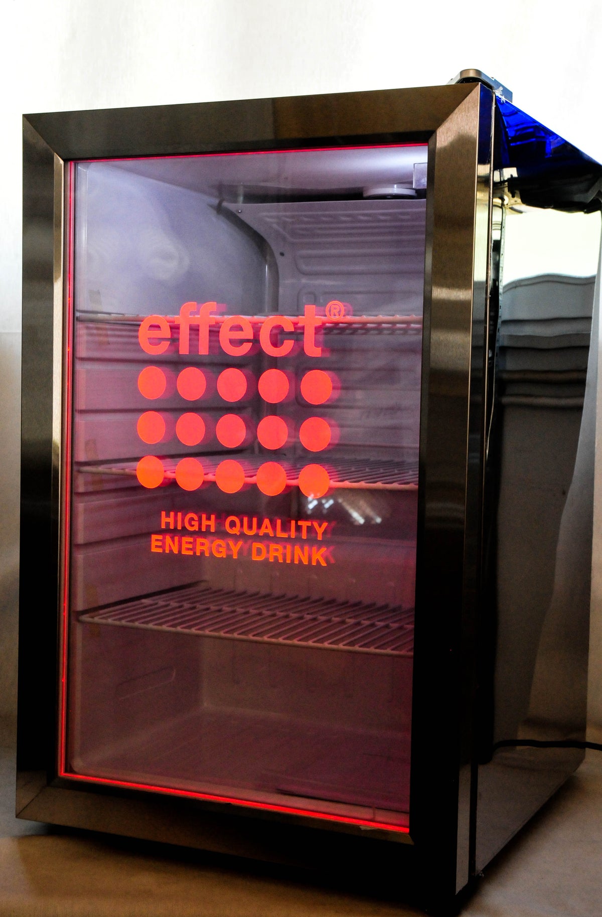 Effetto frigorifero Cooler Eco LED illuminato raffredda bevande Silvercool Fridge – Vista 7