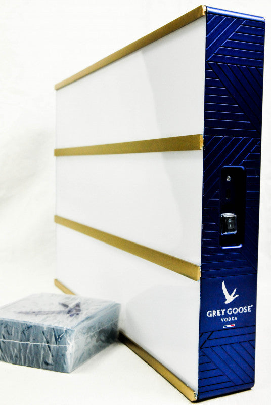 Insegna luminosa LED Grey Goose con lettere decorative per bar – Vista 5