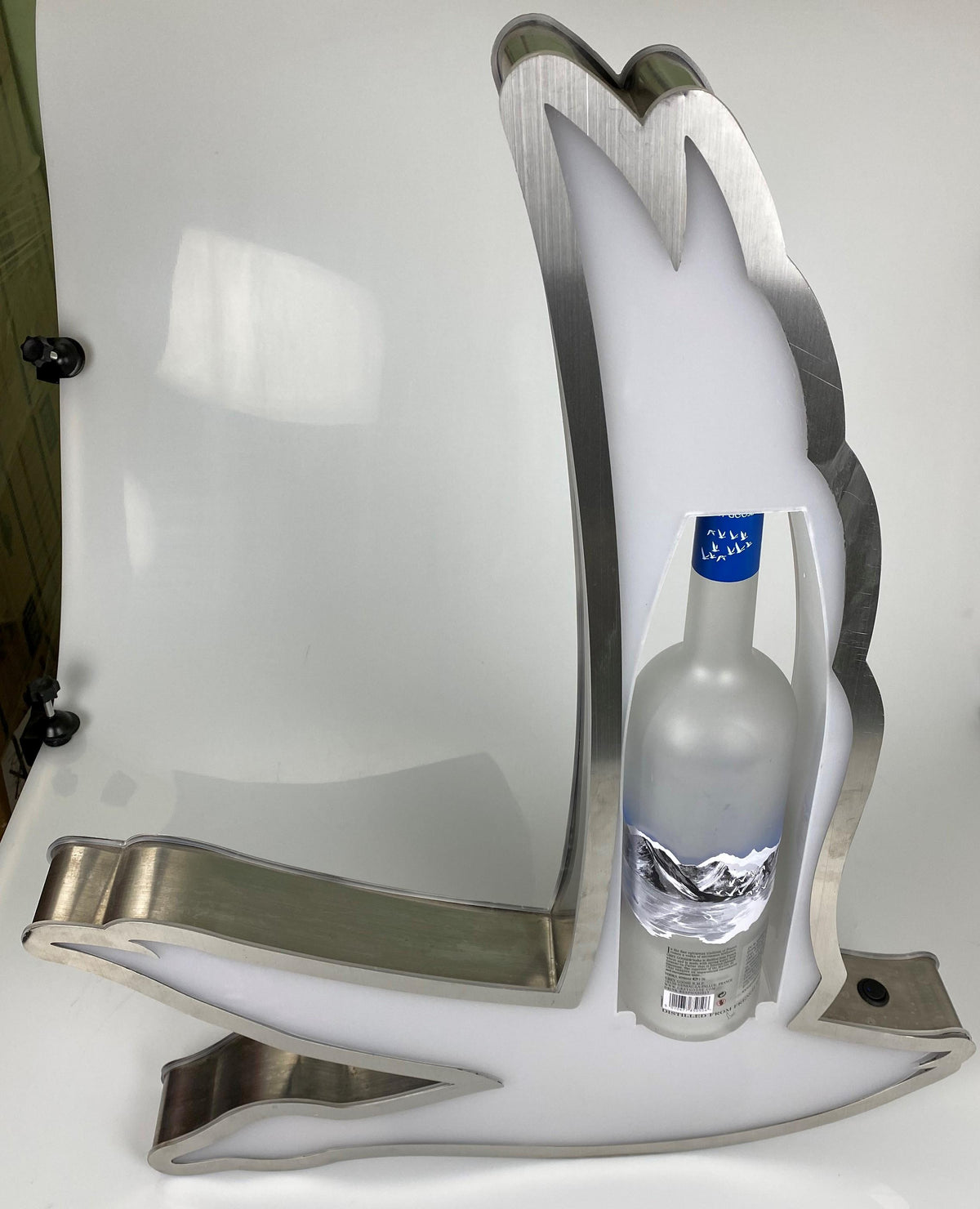 Grey Goose Vodka Glorifier Insegna luminosa a LED Pubblicità luminosa Anatra Bottiglie da 1,5 l – Vista 2