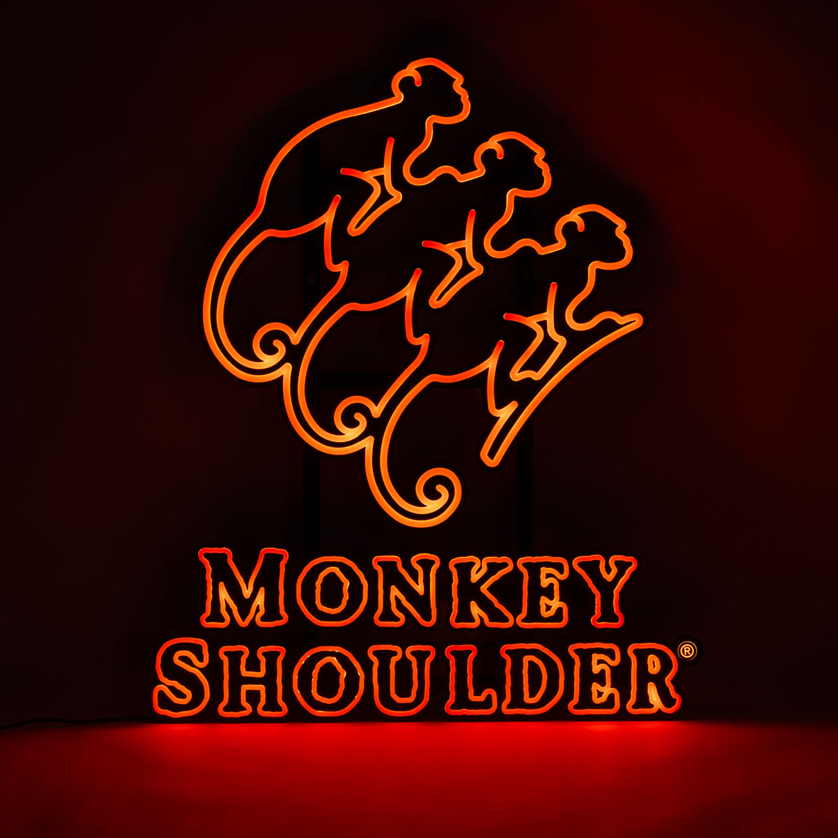 Insegna luminosa Monkey Shoulder Whiskey 60x50 cm a LED – Vista 3