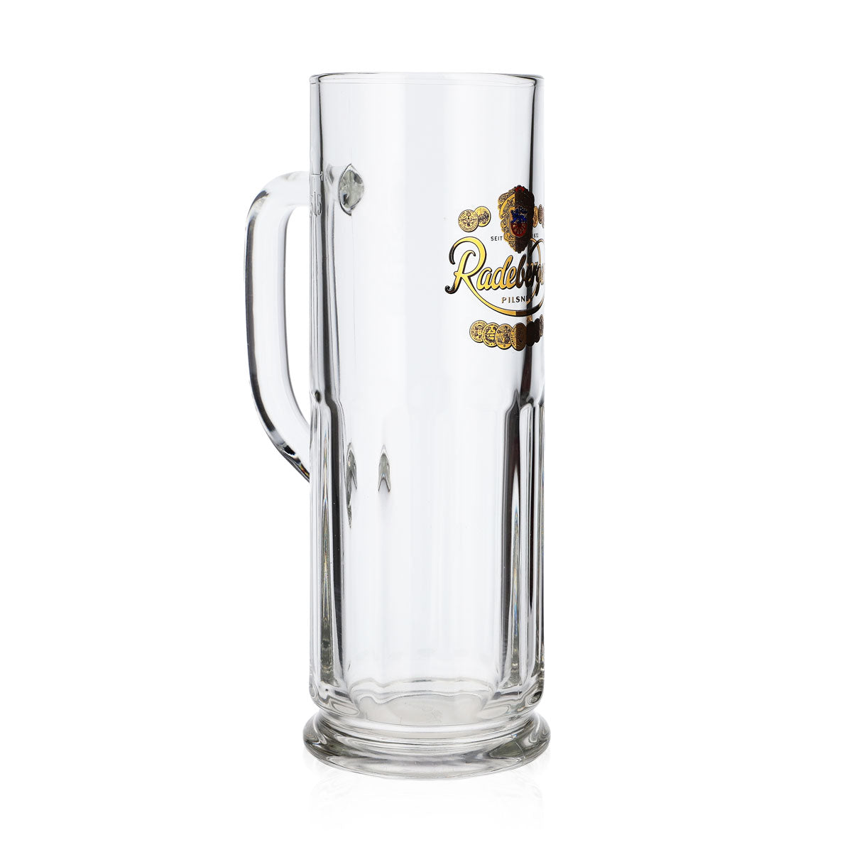 Bicchiere da birra Radeberger da 0,5 l con logo dorato e stemma nella parte superiore – Vista 2