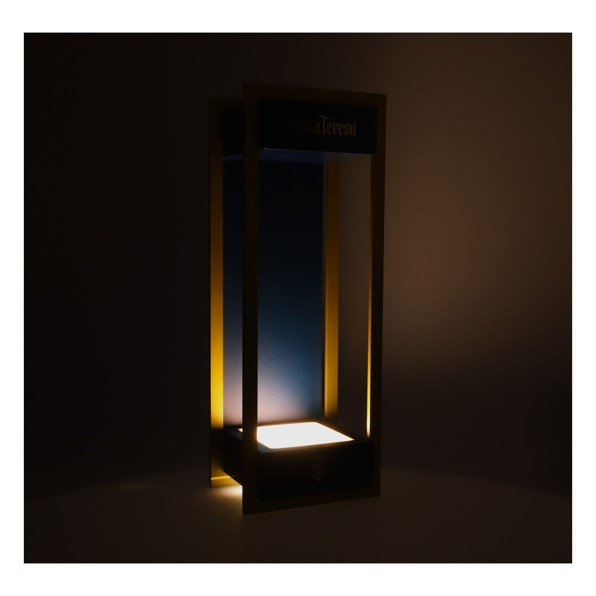 Espositore per bottiglie di rum Santa Teresa 1796 Glorifier con illuminazione a LED, alimentato a corrente – Vista 5