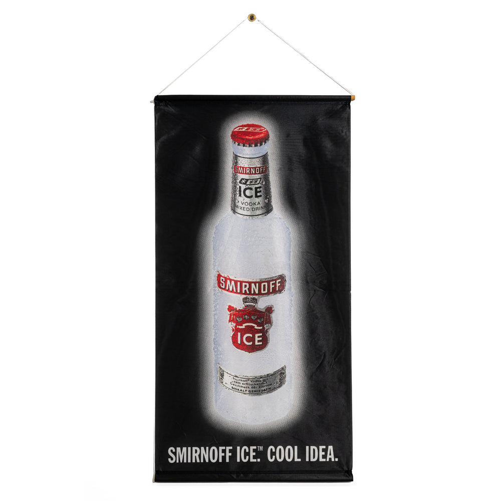 Smirnoff Vodka: espositore avvolgibile per banner pubblicitario, nero