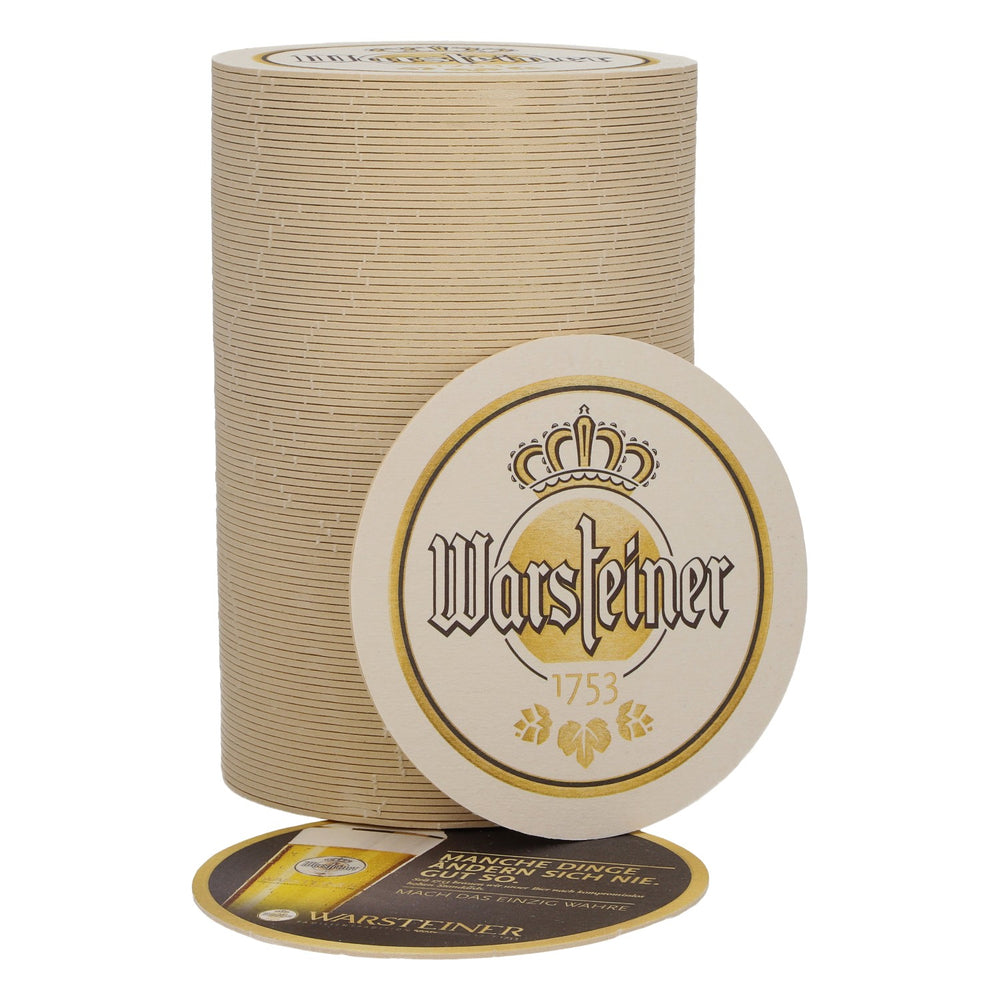 100 sottobicchieri Warsteiner, Ø 10,5 cm, con la scritta: «Alcune cose non cambiano mai. E va bene così.»