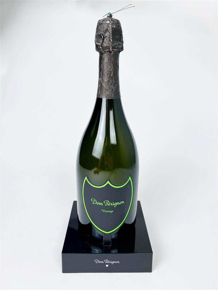 1 bottiglia di champagne Dom Perignon da esposizione 0,7 l Lumi vecchio design con supporto – Vista 2