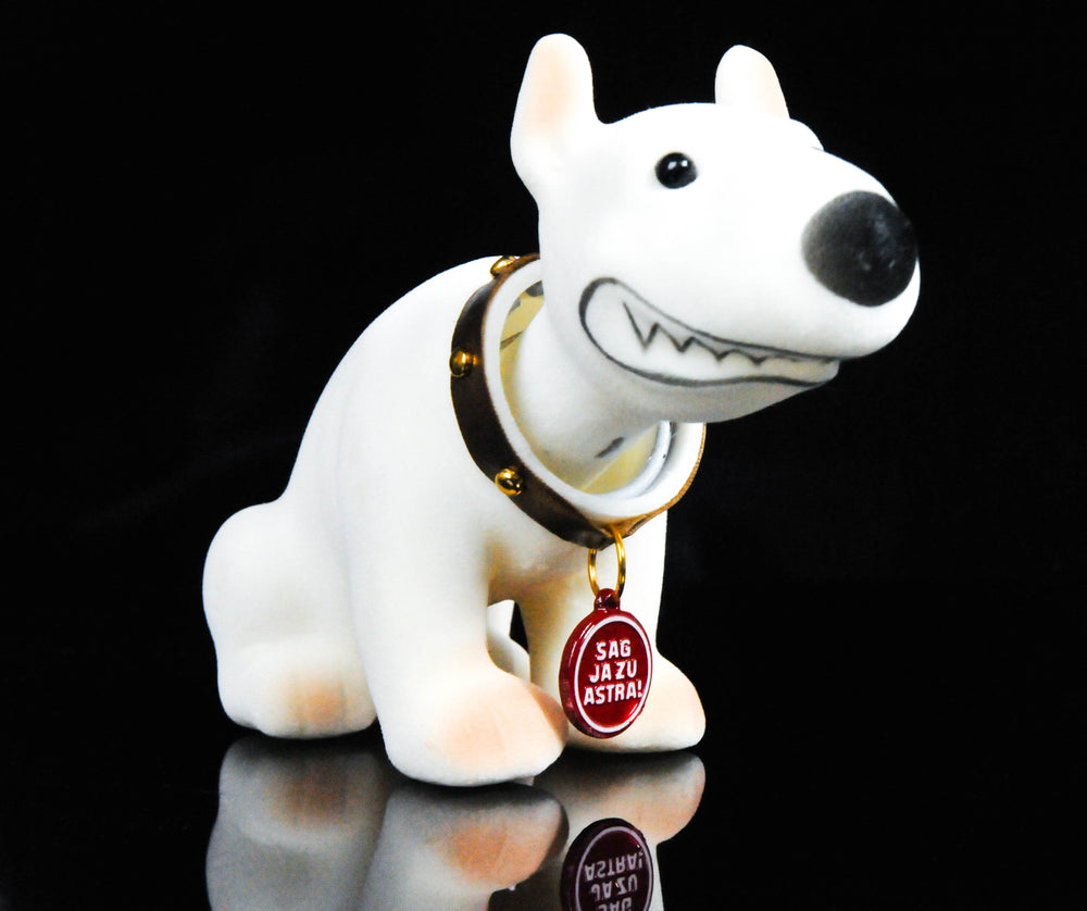 Astra Bier Cagnolino terrier piccolo Reeperbahn Kiez Amburgo grigio