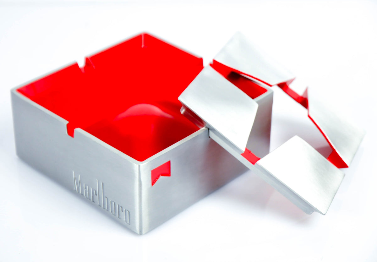 Posacenere Marlboro in acciaio inox con design a stella – Vista 2