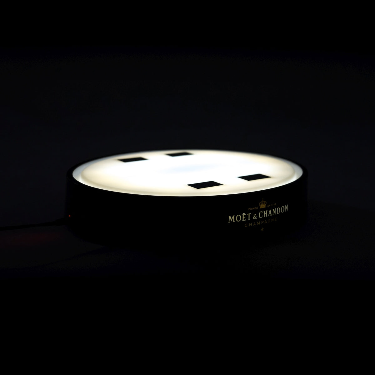 Moet & Chandon Champagne Glorifier Raffreddatore LED ricaricabile con supporto e luce – Vista 2