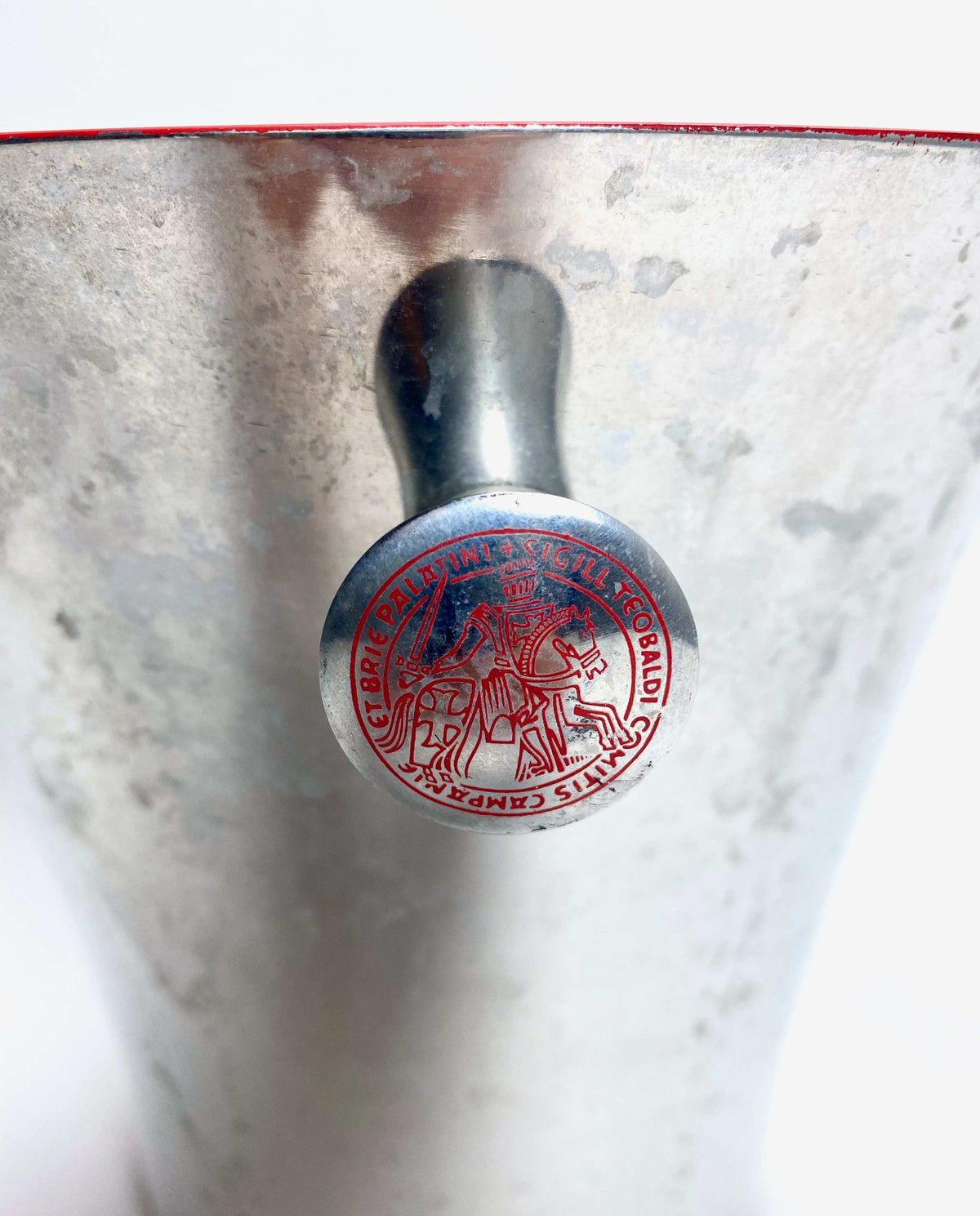 Taittinger Champagne Raffredda bottiglie Contenitore per cubetti di ghiaccio Secchiello in metallo con rosso – Vista 4